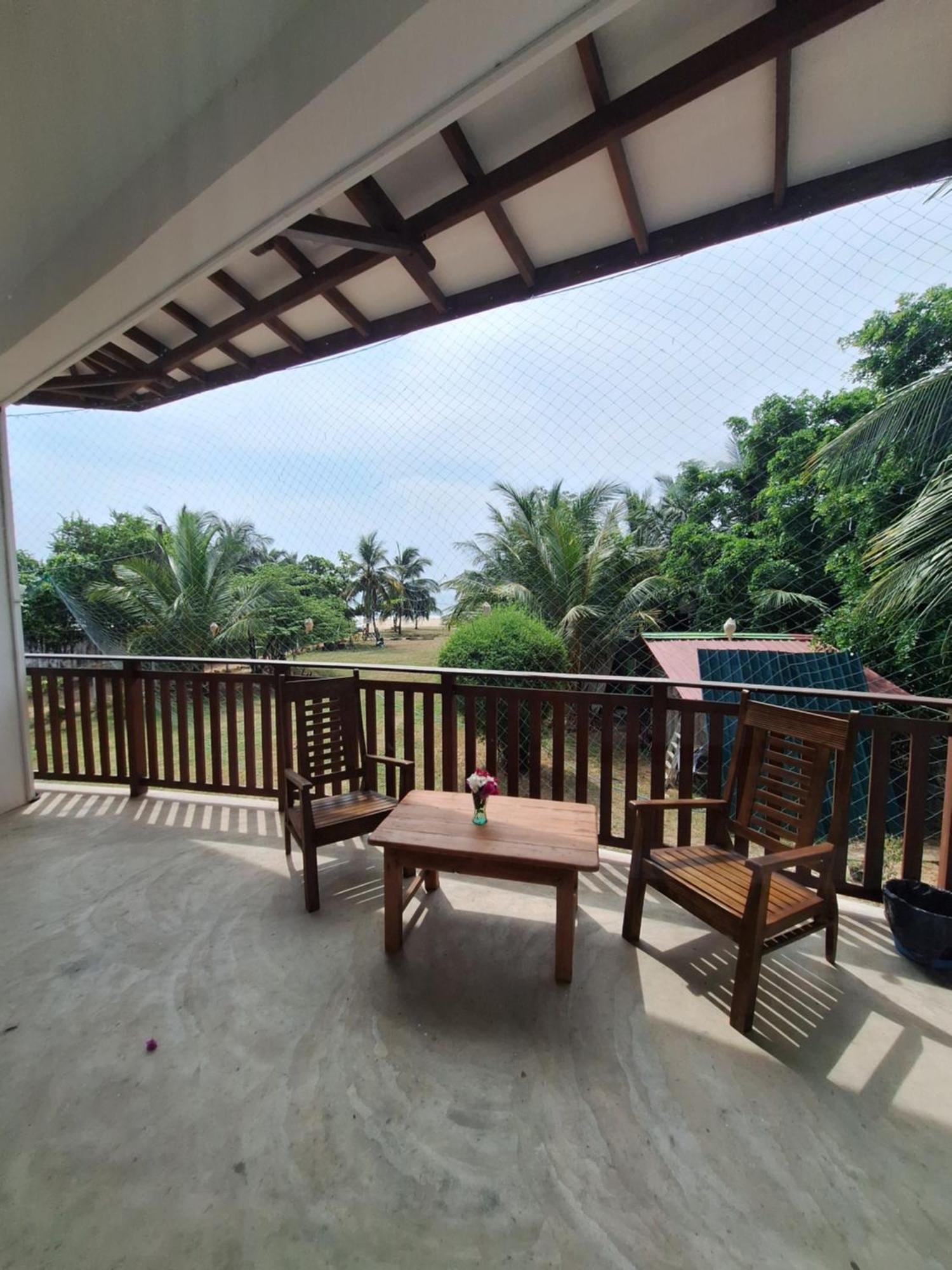 Baden Beach Hotel Kalkudah  Exterior foto